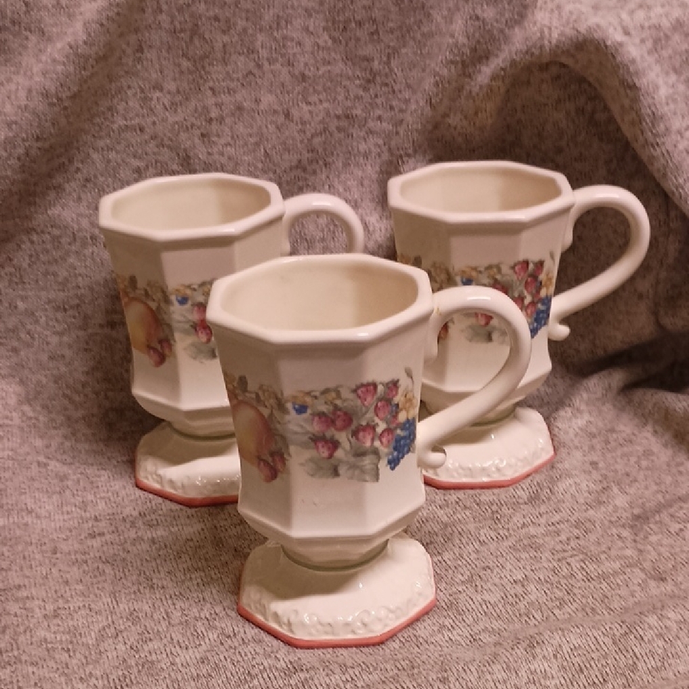 Avon Sweet Country Harvest made in China vintage footed coffee mugs, set of 3